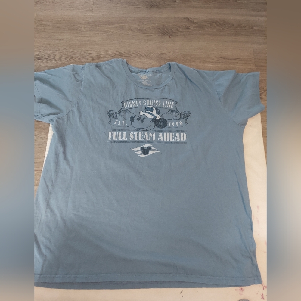 This is a Disney Cruise Line men's T-shirt in size 3XL.